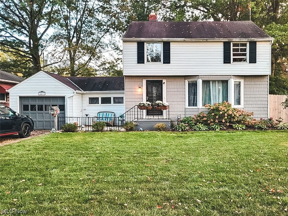 1st image of 443 Oxford Ave
