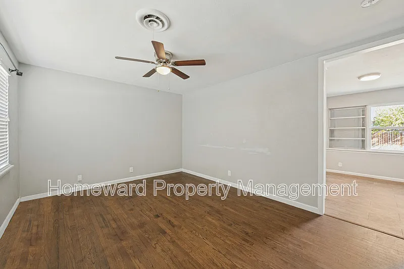 3 bed, 1.0 bath, 1042 sqft, $1,795 — Photo 2