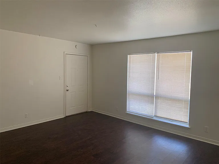 1918 Hearthstone Dr #202 — Photo 2