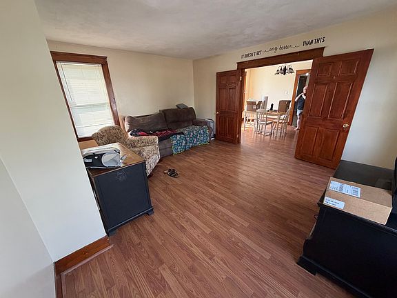 2nd image of 197 Nichols St APT 2