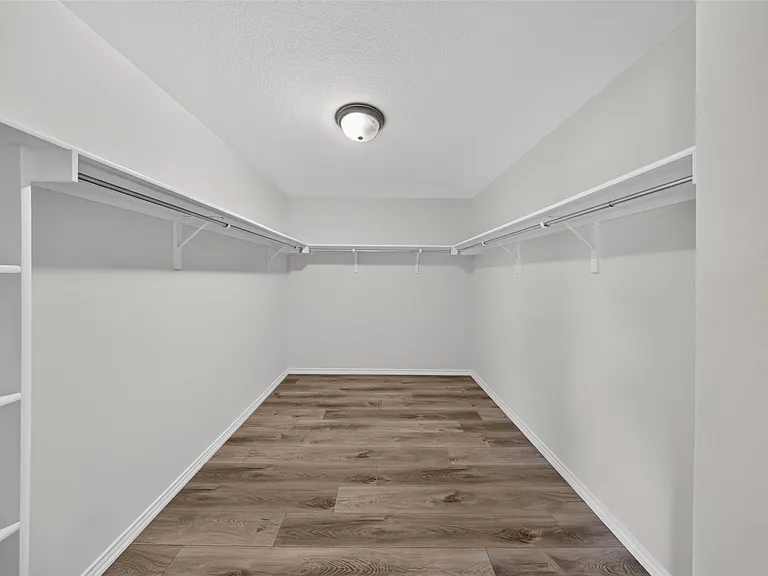 9001 Bird Brook Ln — Photo 24