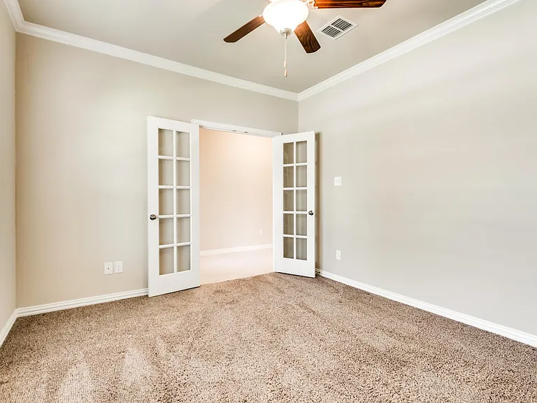 1312 Nacona Dr — Photo 17