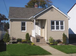 16 Frank Ave, Bellmore, NY 11710