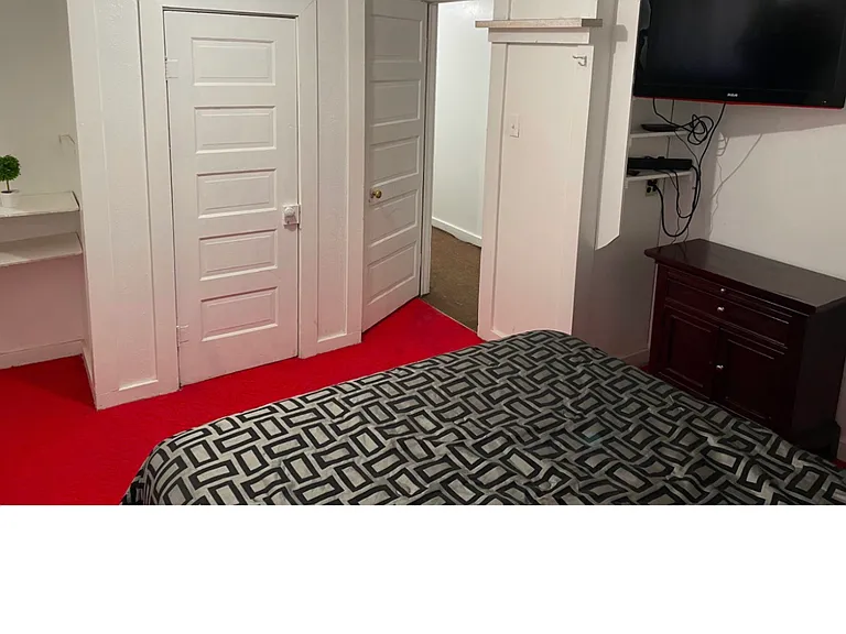7525 Coors Blvd SW #A — Photo 1