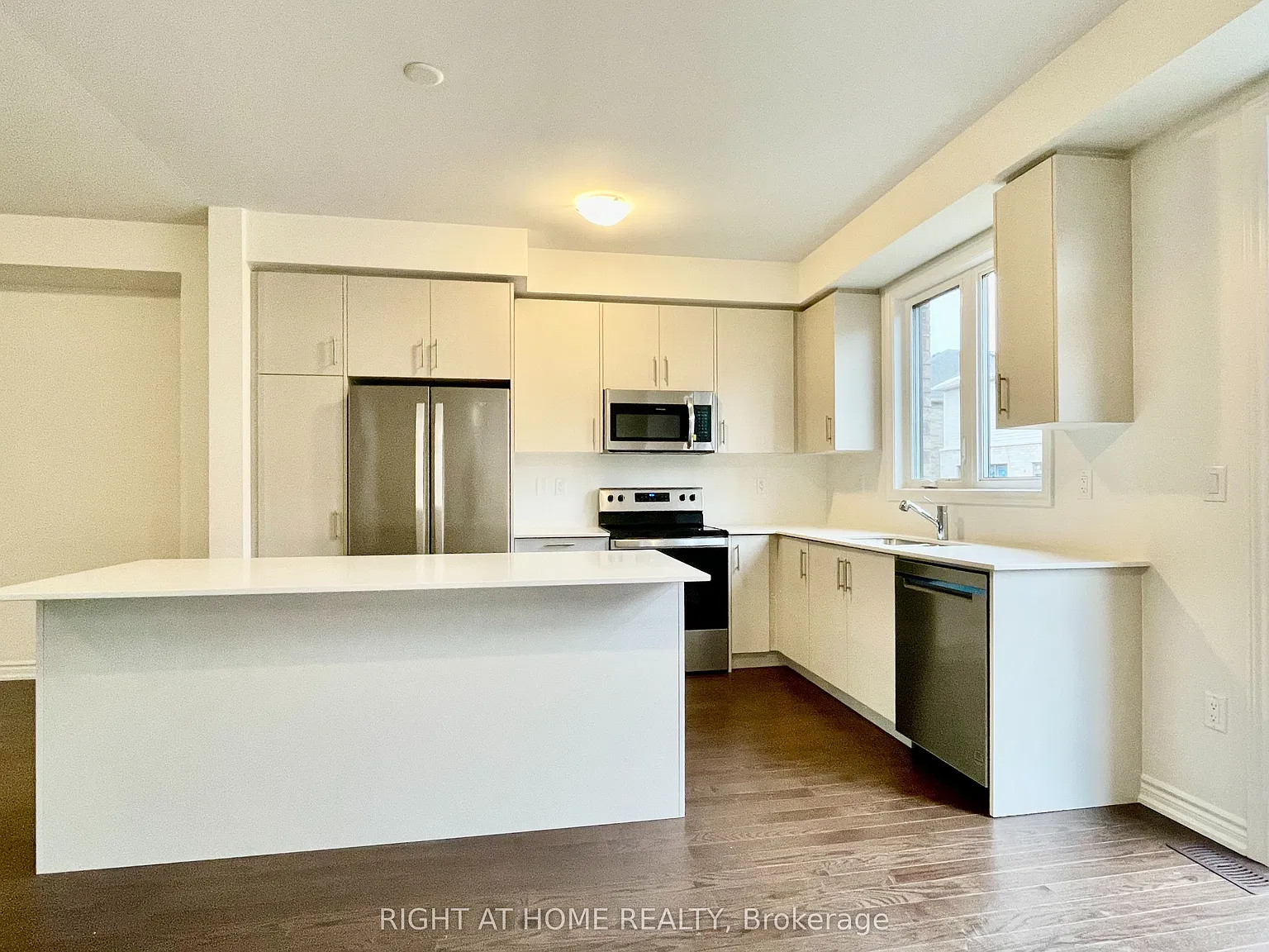 3 bed, $2,800 — Photo 4