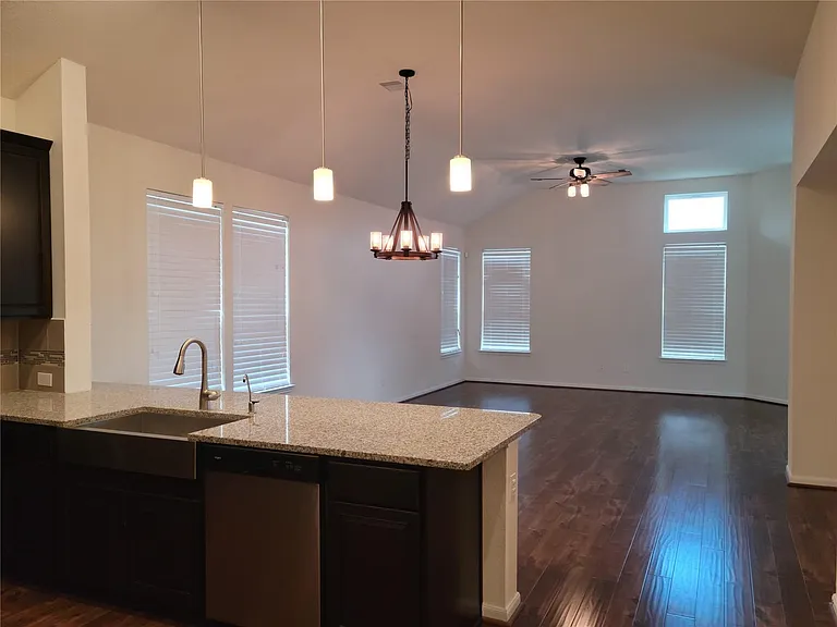 1128 Swinford Ct — Photo 3