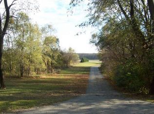 1973 Fairview Rd, Freeport, IL 61032