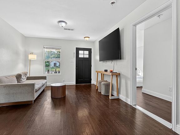 5th image of 2730 Marjorie Ave