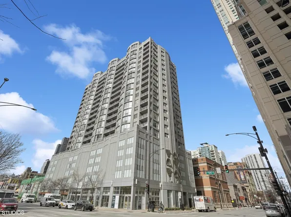 600 N Dearborn St APT 703, Chicago, IL 60654