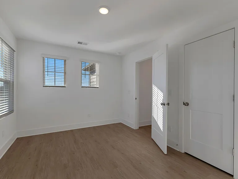 930 Watercourse Ct — Photo 35