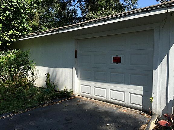 4th image of 23591 Joseph Dr