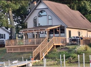 7258 S Crooked Lake Dr, Delton, MI 49046