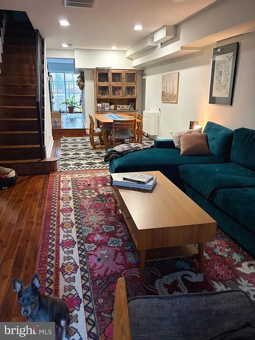 Beautifully renovated 3-bedroom, 2-bathroom home in the highly sought-after Canton/Fells Point ne... — Photo 2