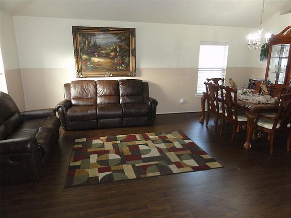 4th image of 7123 Roundrock Park Ln