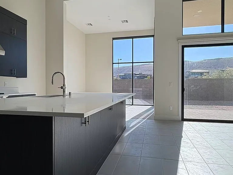 10865 Agate Cliffs Ave — Photo 17