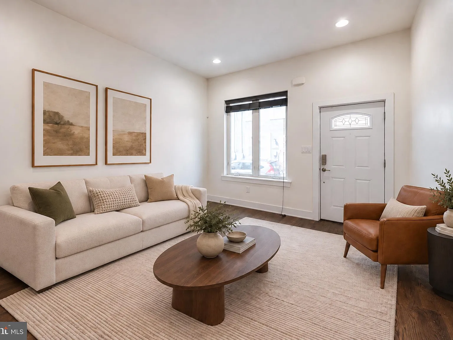 3 bed, 3.0 bath, 1804 sqft, $2,595 — Photo 2