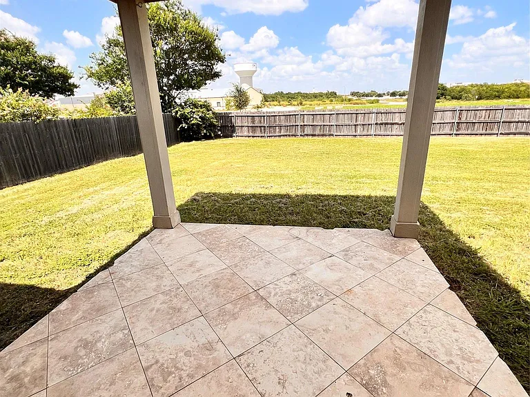 1511 Tonia Loop — Photo 22