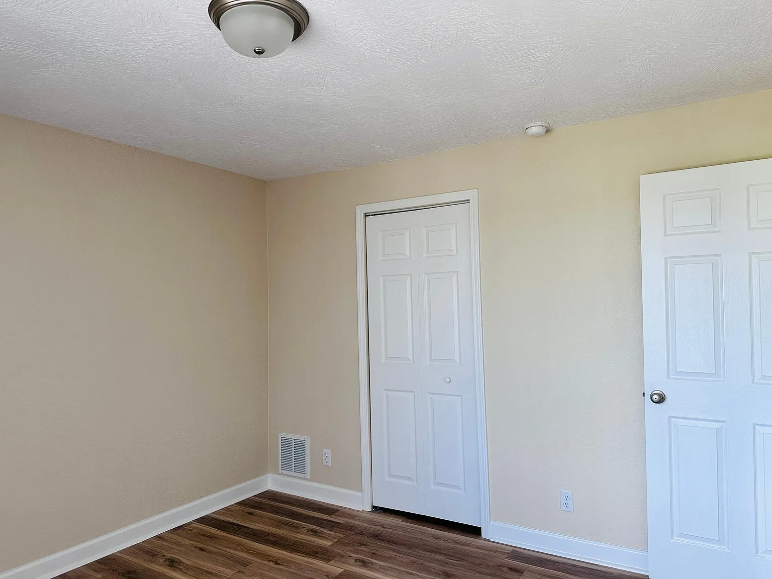 2 bed, 700 sqft, $925 — Photo 4