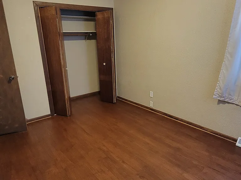 2348 E Walnut St — Photo 18