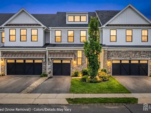 20 Hyacinth Ln, Monroe Township, NJ 08831