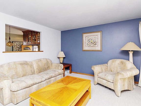 4th image of 12337 Kenilworth Dr