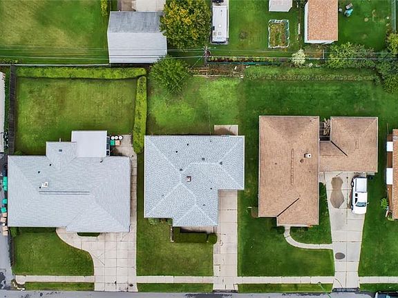 4th image of 26 Abeles Ave