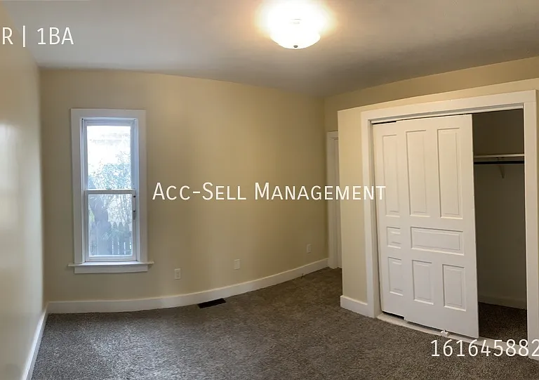 104 Diamond Ave SE #1 — Photo 6