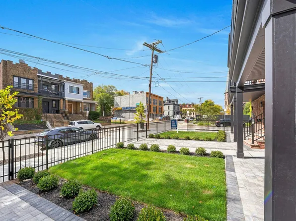 24 Clinton Avenue image 2 of 23