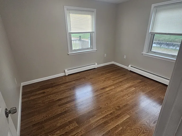 264 Richards Ave — Photo 9
