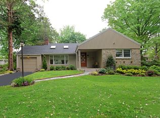 26 Midland Rd, Roslyn Heights, NY 11577