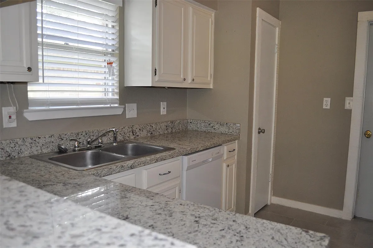 Building Photo - 22411 Merrymount Dr