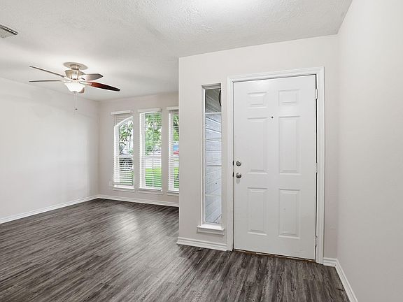 5th image of 2325 Shady Tree Ln