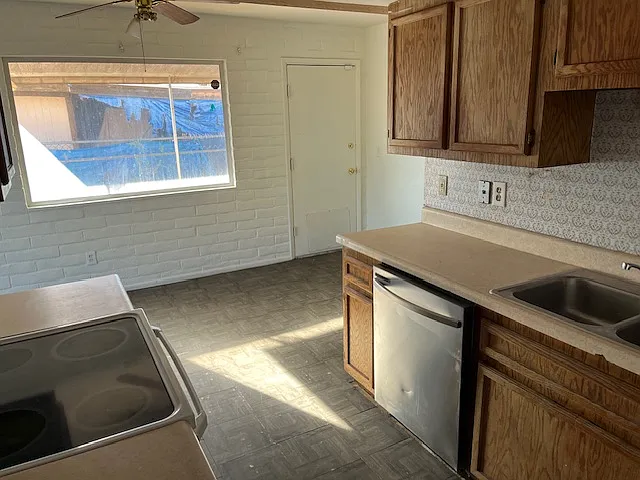 4 bed, 1497 sqft, $1,895 — Photo 3