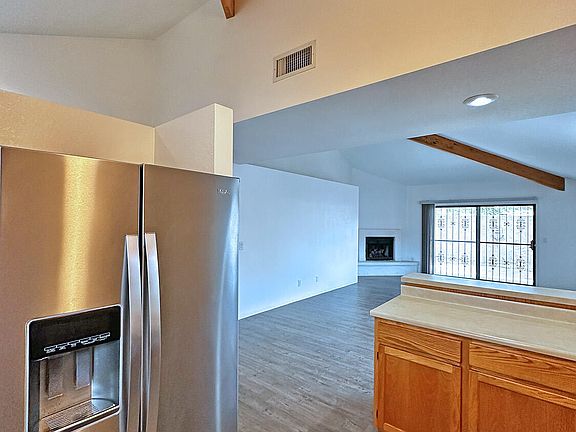 5th image of 2985 E Winterhaven Dr