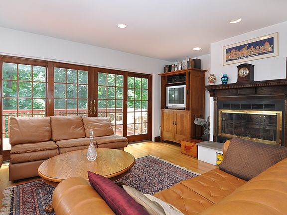 4th image of 59 Lincoln Ave