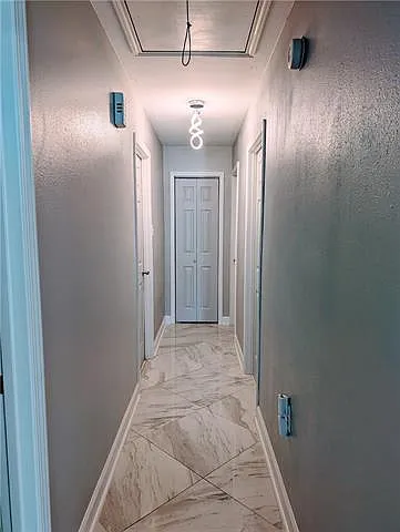 2325 Yorktowne Dr — Photo 6