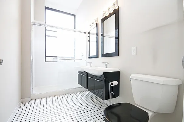 Rented by MNS | media 33