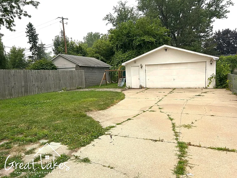 22077 Piper Ave — Photo 15