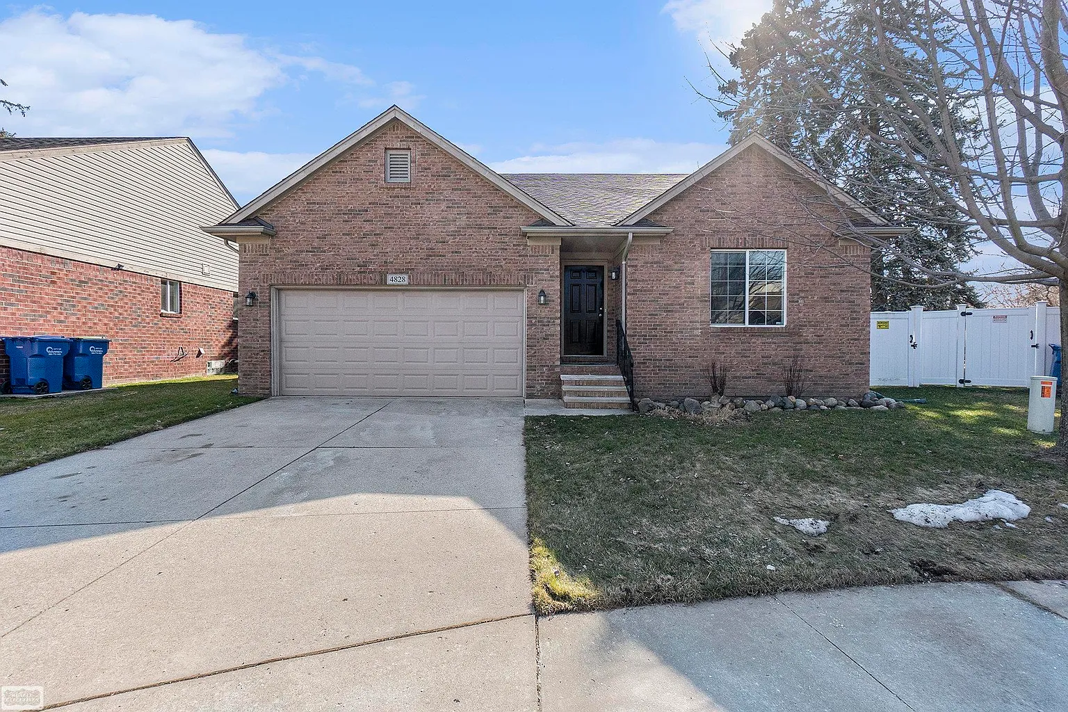 4828 Burberry Dr photo 1