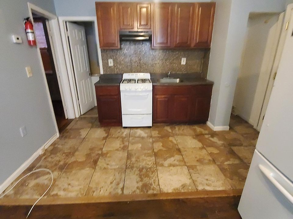1st image of 658 Sanford Ave APT B