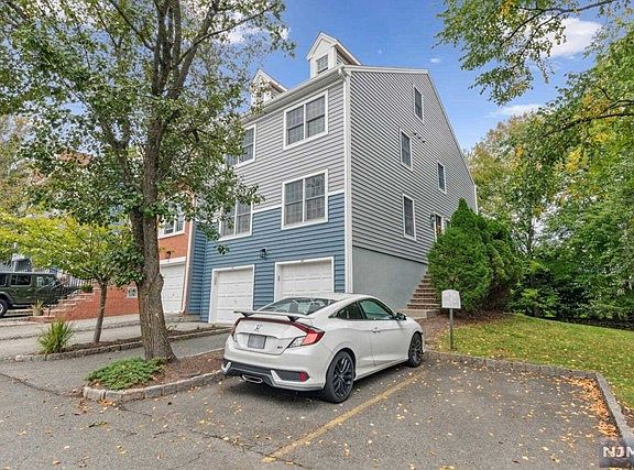 2nd image of 628 Fairfax Dr