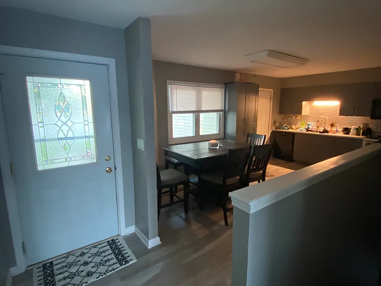 805 Marshall Ct N — Photo 4