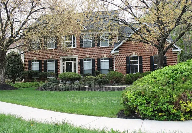 1614 Albert Dr — Photo 2