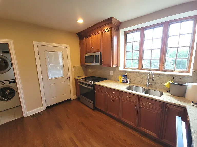 2151 W Granville Ave #1 — Photo 3