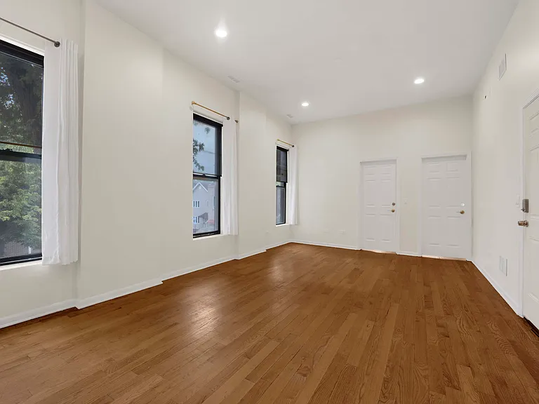2859 S Lowe Ave #2F — Photo 11