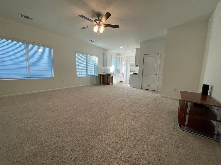 340 Kenai Dr — Photo 6