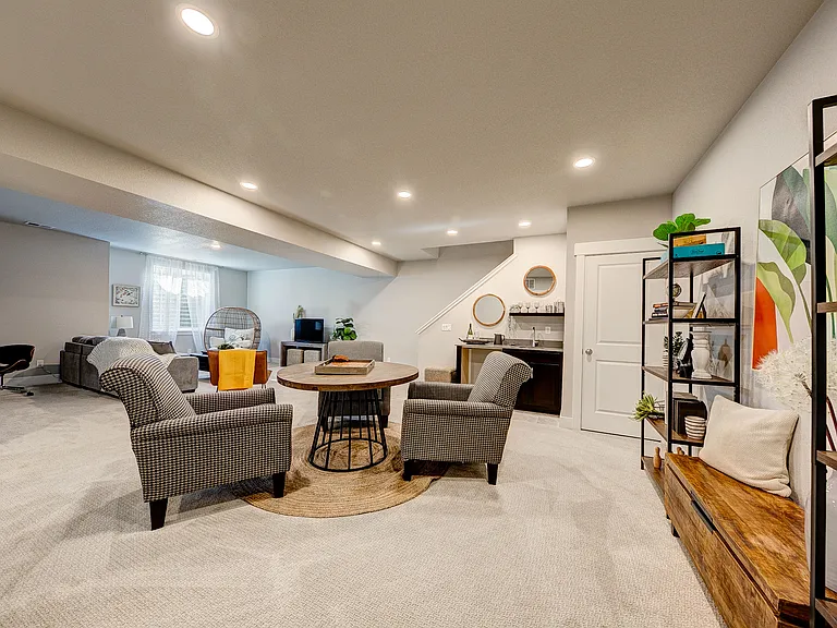 3303 Red Mountain Ave — Photo 29