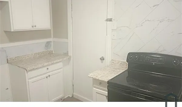 1536 W 8th St — Photo 13