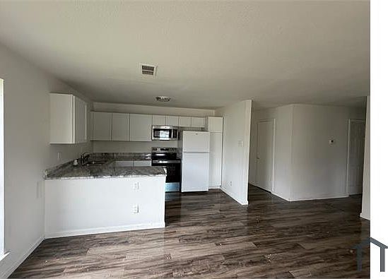 2nd image of 5901 Lake Hubbard Pkwy APT 161