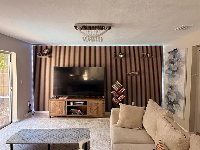 4703 Alexis Dr — Photo 4